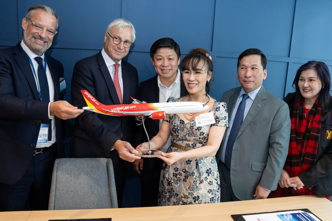Vietjet và Airbus ký kết hợp đồng 20 máy bay A330neo trị giá 7,4 tỷ USD tại Farnborough Airshow